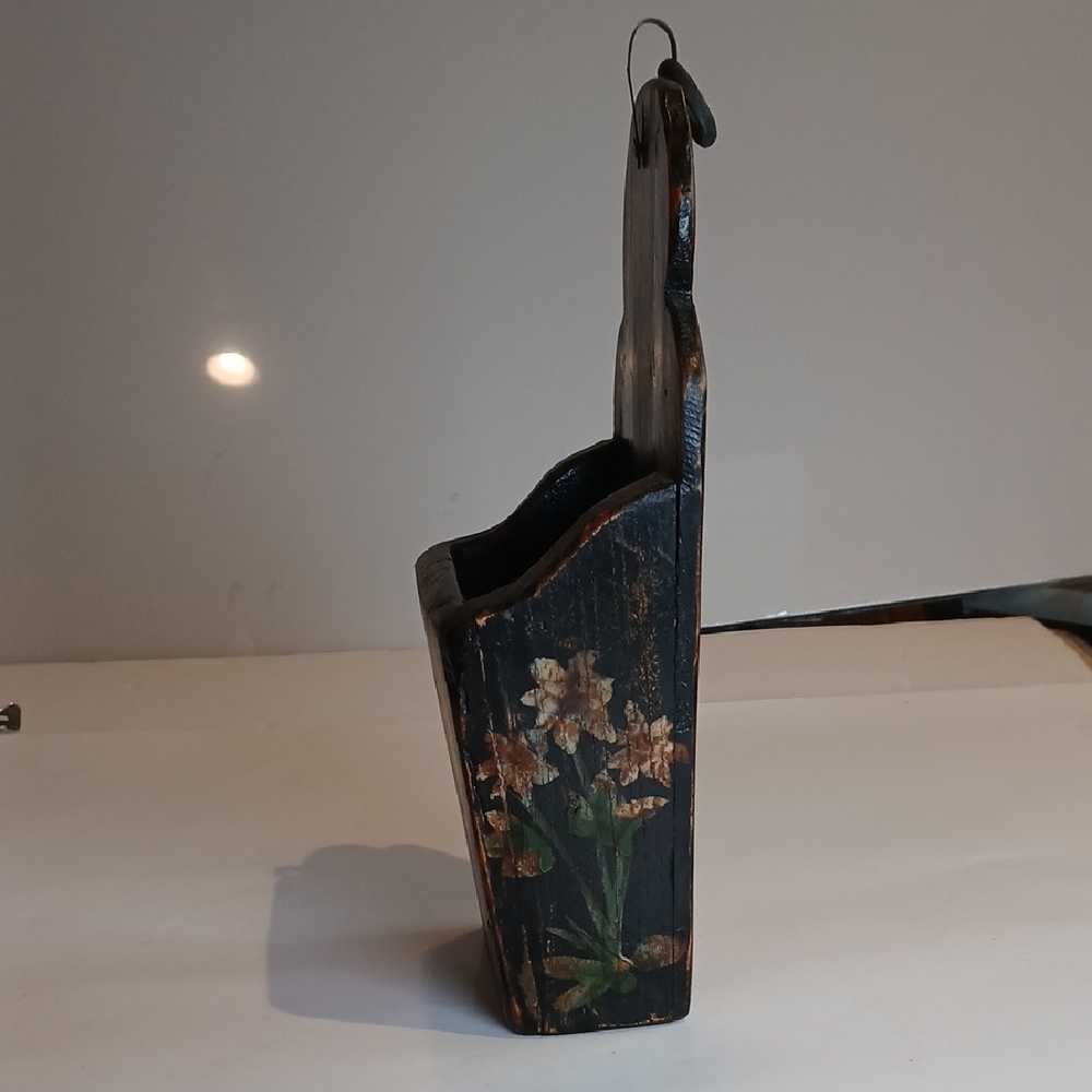 π―οΈ Antique Wood Mounted Candlestick Box | Early 1900s | Hand Painted Floral - Picture 2 of 13